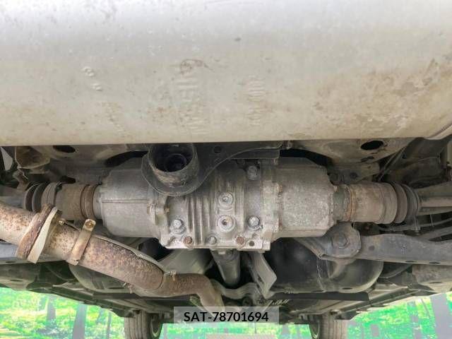 Nissan JUKE 2013-06 381096-18