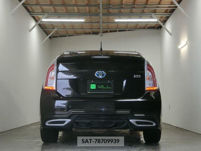 Toyota PRIUS 2013-12 200972-2