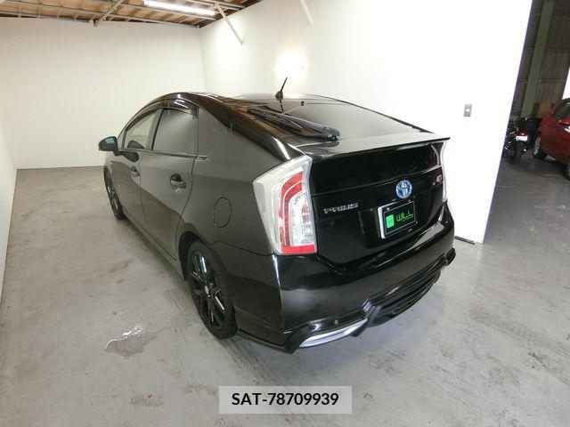 Toyota PRIUS 2013-12 200972-6