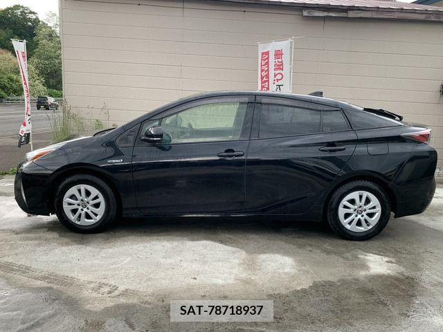 Toyota PRIUS 2016-01 322636-4