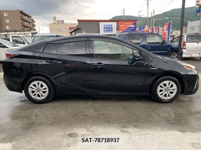 Toyota PRIUS 2016-01 322636-3
