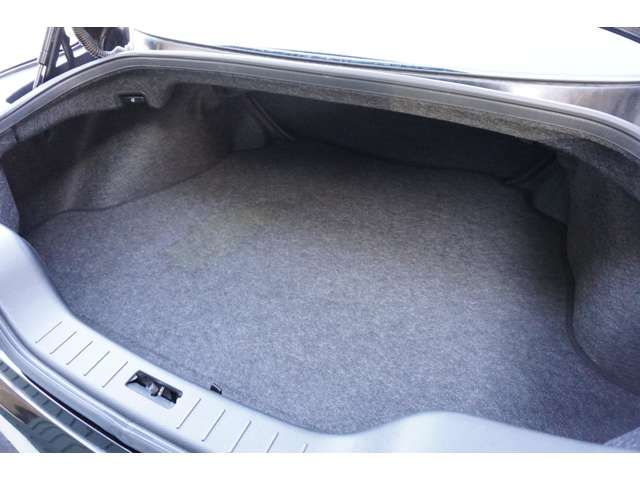 Nissan SKYLINE COUPE 2011-12 8496-18