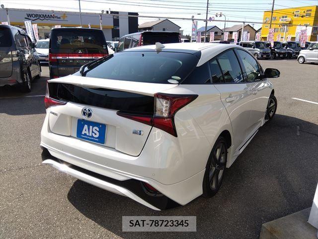 Toyota PRIUS 2021-05 281963-2