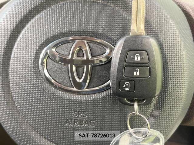 Toyota SPADE 2013-09 313655-6