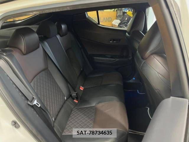 Toyota C-HR 2018-04 264097-10