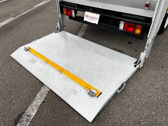Nissan ATLAS 2020-05 2463-11