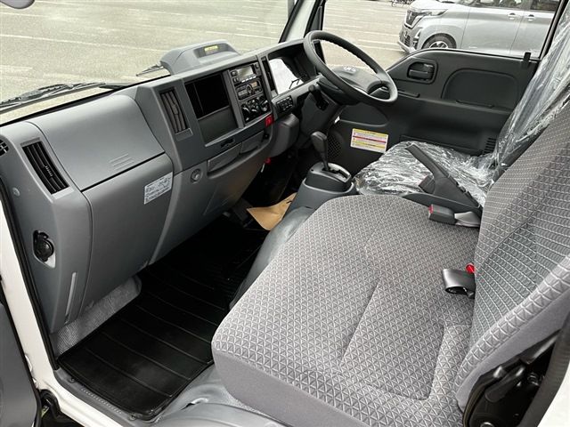 Nissan ATLAS 2020-05 2463-8