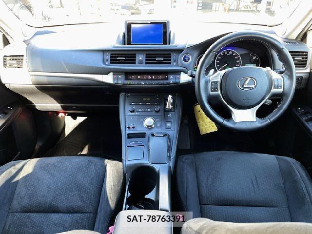 Lexus CT 2011-07 204988-1