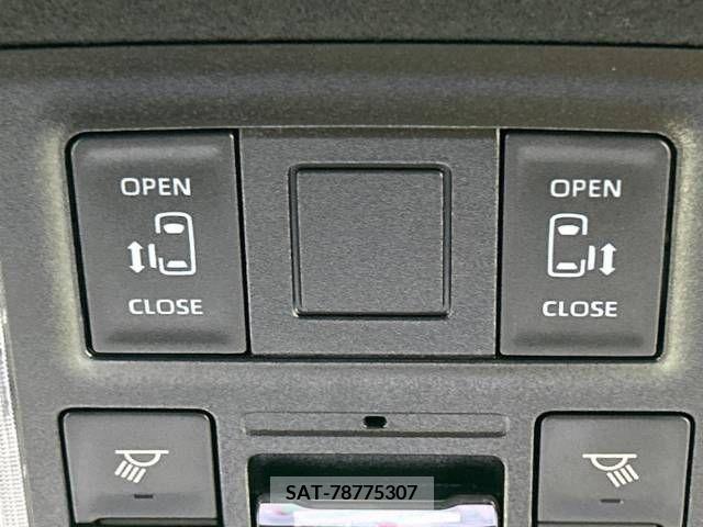 Toyota VOXY 2022-06 370297-5
