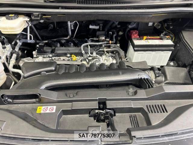 Toyota VOXY 2022-06 370297-19