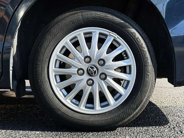 Toyota VOXY HYBRID 2015-02 188238-3