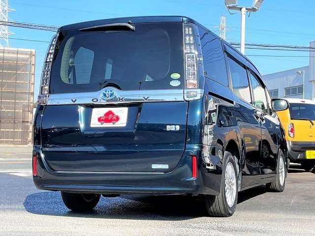 Toyota VOXY HYBRID 2015-02 188238-2