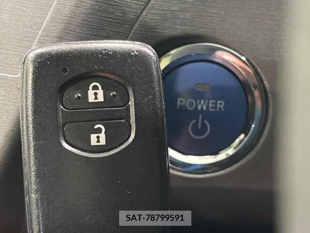 Toyota PRIUS 2012-11 377678-5