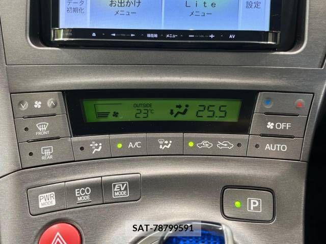 Toyota PRIUS 2012-11 377678-4