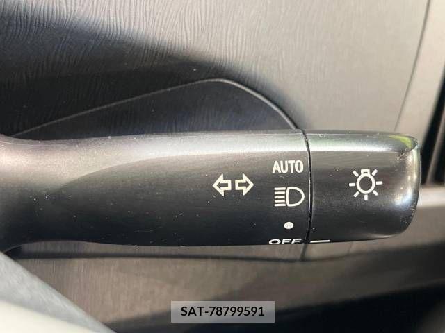 Toyota PRIUS 2012-11 377678-6