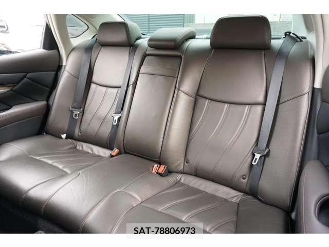 Nissan FUGA 2010-10 201324-16