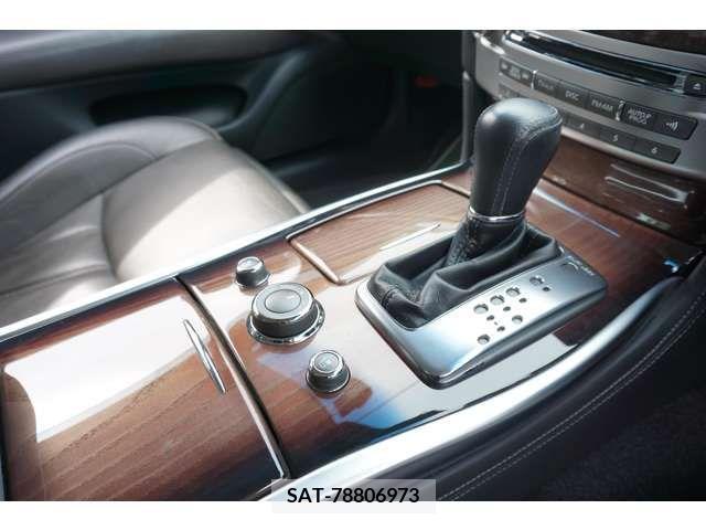 Nissan FUGA 2010-10 201324-10