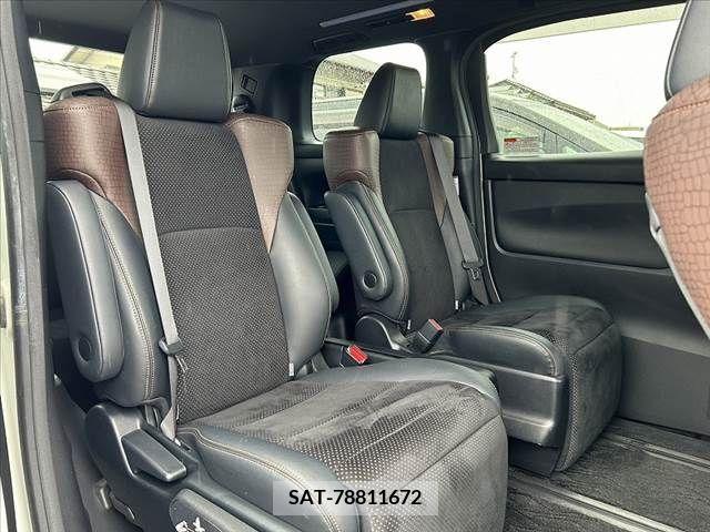Toyota ALPHARD 2017-11 299406-18