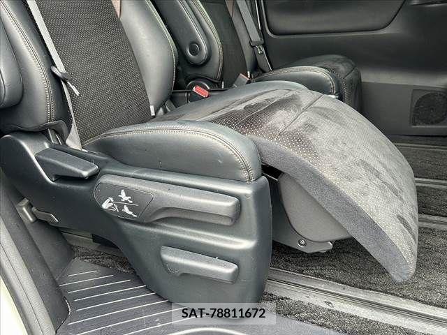 Toyota ALPHARD 2017-11 299406-27