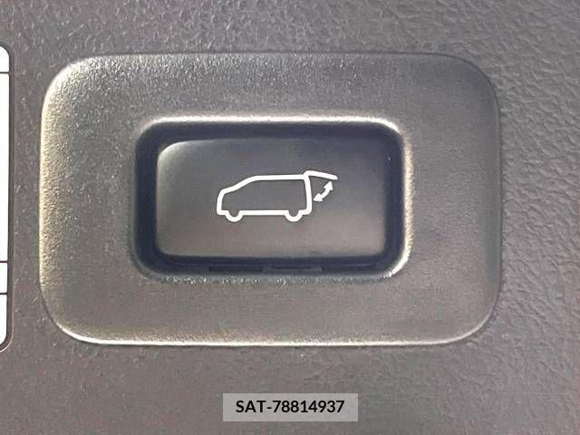 Toyota ALPHARD 2018-08 335570-9