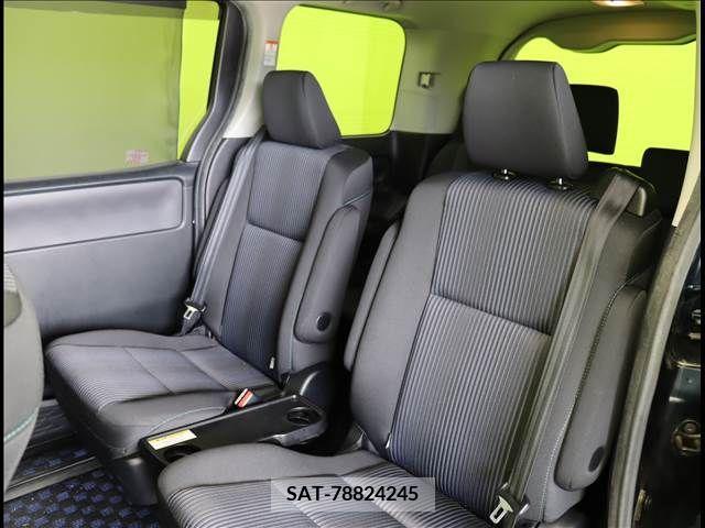 Toyota VOXY 2015-07 206876-27