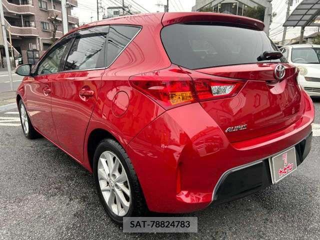 Toyota AURIS 2014-01 210564-5