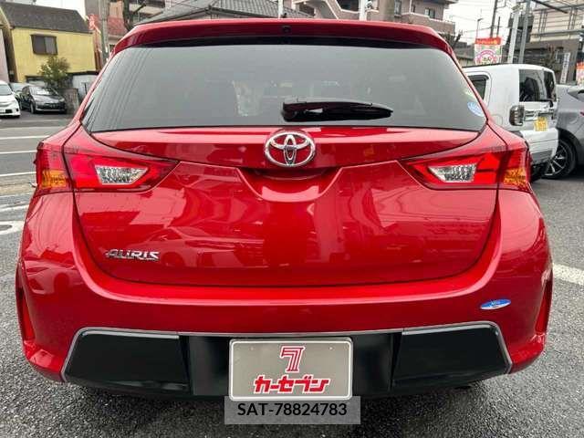 Toyota AURIS 2014-01 210564-4