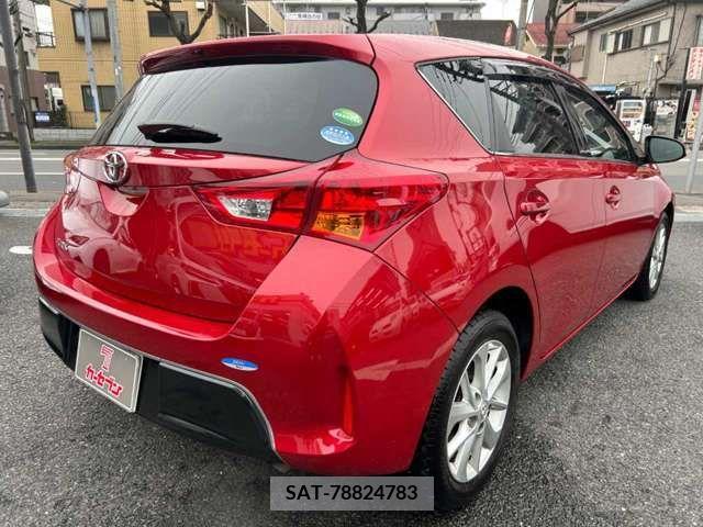 Toyota AURIS 2014-01 210564-3