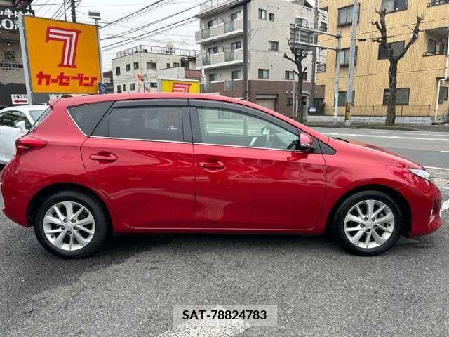 Toyota AURIS 2014-01 210564-2