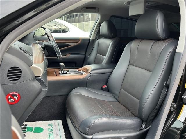 Lexus LS 2013-02 4547-17