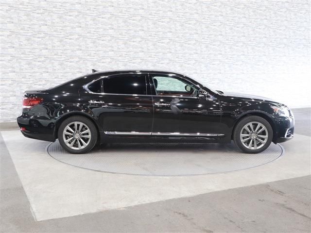 Lexus LS 2013-02 4547-8