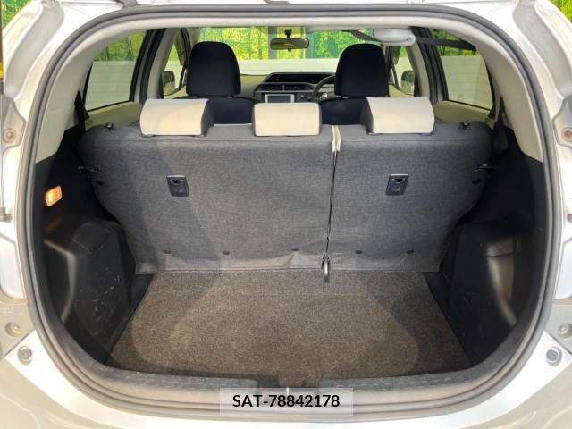 Toyota AQUA 2013-01 343255-10