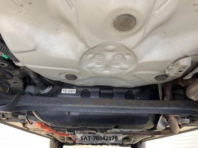 Toyota AQUA 2013-01 343255-19