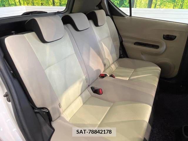 Toyota AQUA 2013-01 343255-9