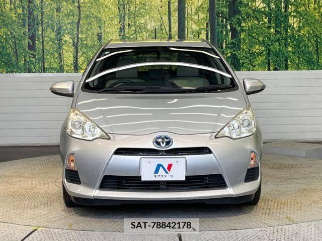 Toyota AQUA 2013-01 343255-14
