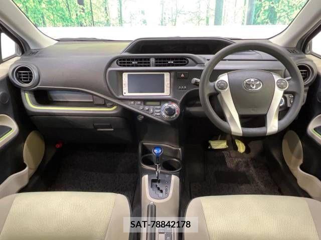 Toyota AQUA 2013-01 343255-1