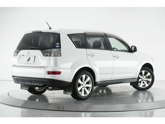 Mitsubishi OUTLANDER 2010-02 180611-1