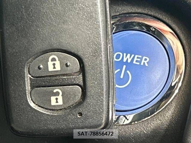 Toyota AQUA 2013-09 338160-7
