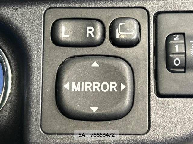 Toyota AQUA 2013-09 338160-5