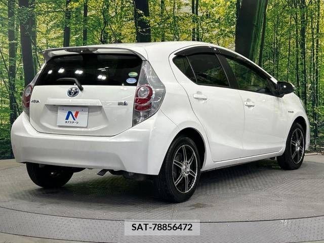 Toyota AQUA 2013-09 338160-17