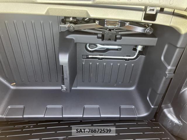 Nissan JUKE 2017-09 329043-25