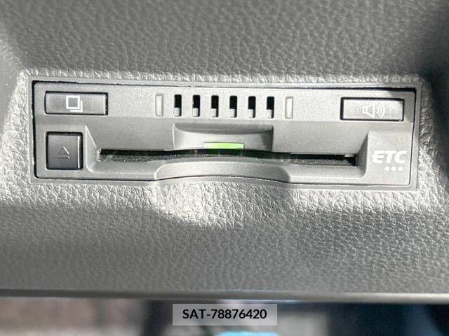 Toyota YARIS 2023-06 371384-7