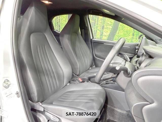 Toyota YARIS 2023-06 371384-8