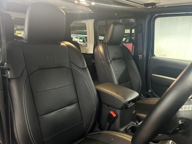 Jeep WRANGLER 2021-06 21042-12