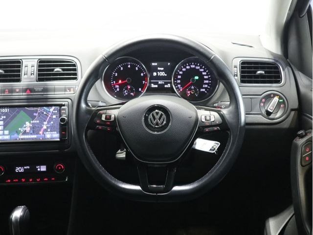VolksWagen POLO 2017-03 181785-10