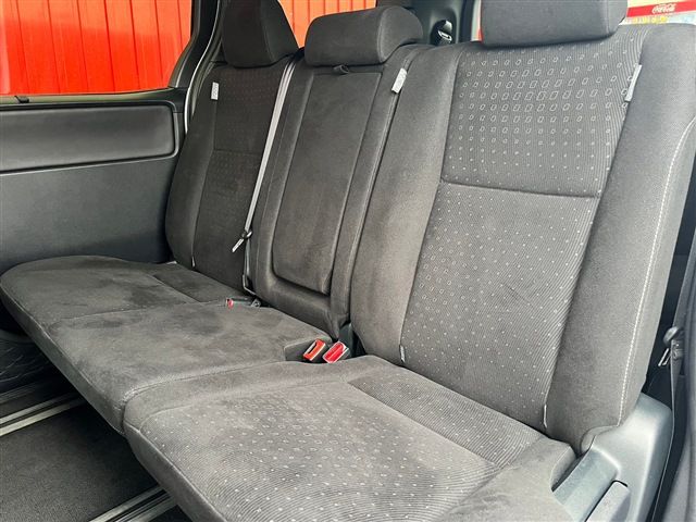 Toyota VOXY 2018-08 28634-15