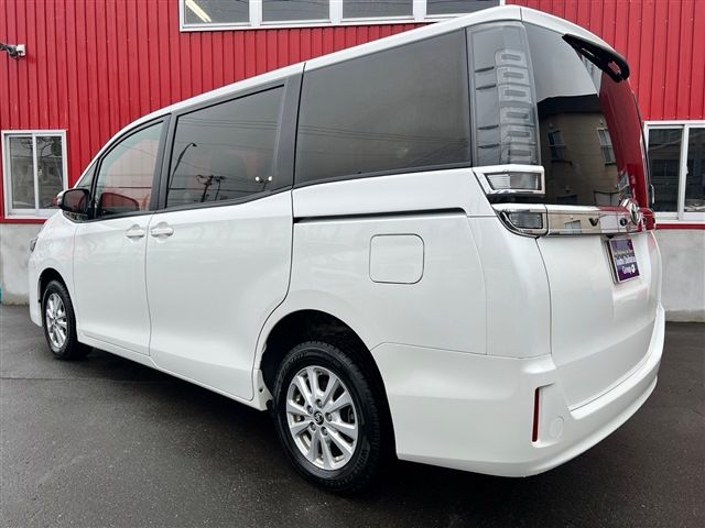 Toyota VOXY 2018-08 28634-2