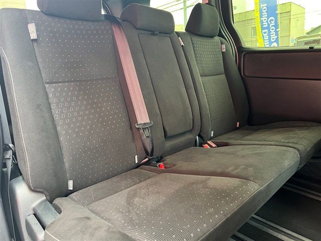 Toyota VOXY 2018-08 28634-13