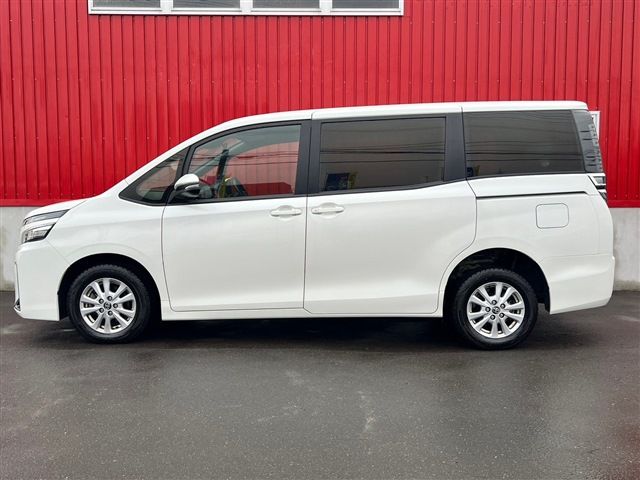 Toyota VOXY 2018-08 28634-1