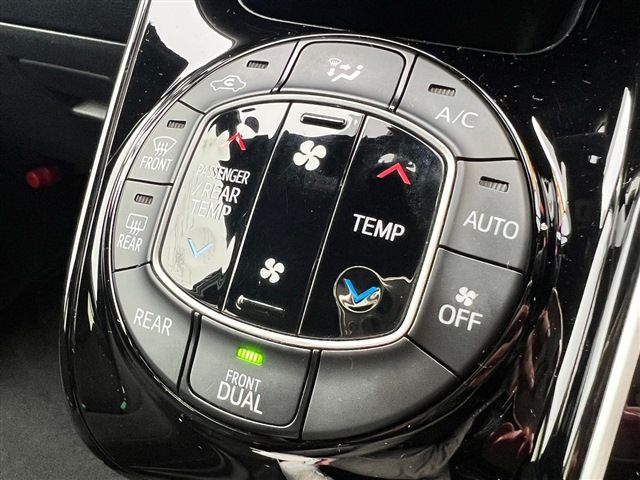 Toyota VOXY 2018-08 28634-23